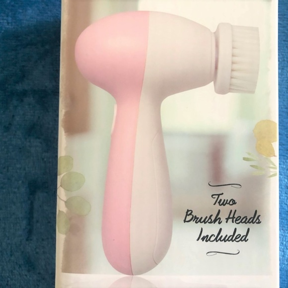 Laura Ashley Other - Laura Ashley Electronic Pink&White Facial Brush.